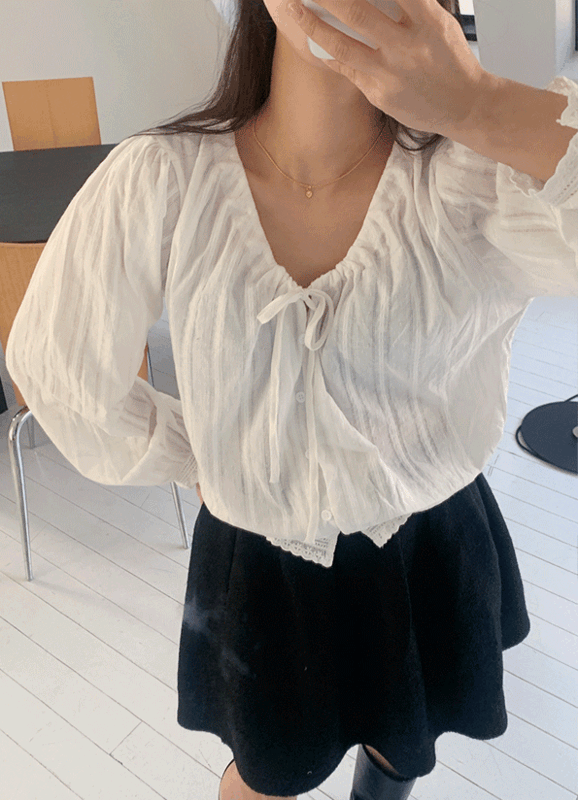 biscuit ribbon blouse (1 color)